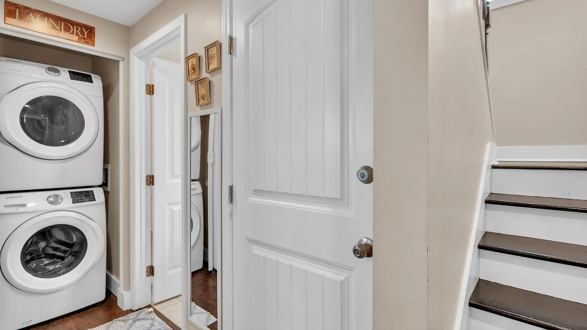 Holiday home The Cozy Nest Near Wilder Park Home Louisville United States